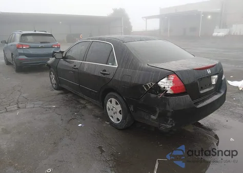 2006 Honda Accord 2.4 Lx z USA, uszkodzony, nr VIN 1HGCM56416A121035